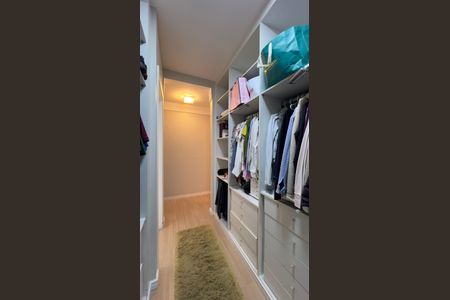 Apartamento para alugar com 186m², 4 quartos e 2 vagasCloset da suíte 2