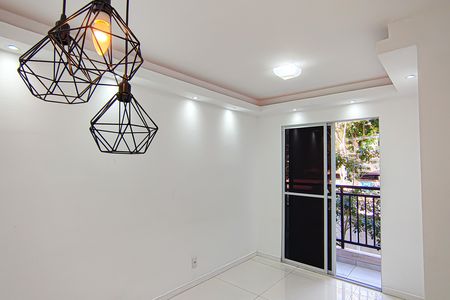 Sala de apartamento para alugar com 2 quartos, 45m² em Taquara, Rio de Janeiro