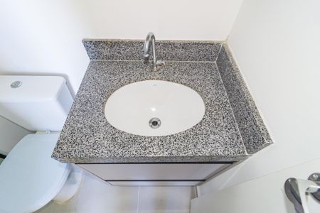 Apartamento para alugar com 43m², 2 quartos e sem vaga Apartamento para alugar com 43m², 2 quartos e sem vagaDetalhe - Banheiro