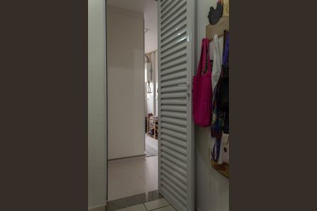 Apartamento à venda com 148m², 3 quartos e 3 vagas Apartamento à venda com 148m², 3 quartos e 3 vagasQuarto de Serviço