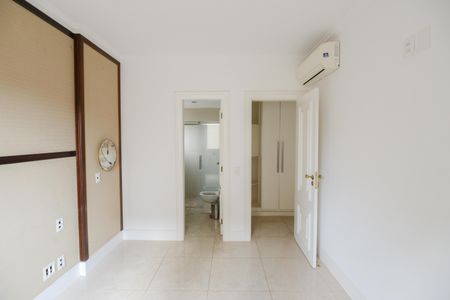 Apartamento para alugar com 200m², 4 quartos e 2 vagas Apartamento para alugar com 200m², 4 quartos e 2 vagasSuíte 4