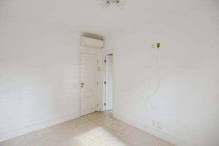 Apartamento para alugar com 200m², 4 quartos e 2 vagas Apartamento para alugar com 200m², 4 quartos e 2 vagasSuíte 3