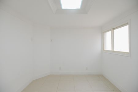 Apartamento para alugar com 200m², 4 quartos e 2 vagas Apartamento para alugar com 200m², 4 quartos e 2 vagasSuíte