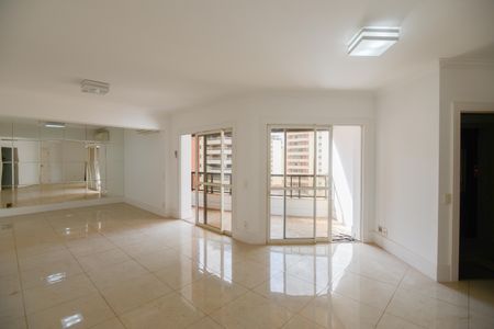 Apartamento para alugar com 200m², 4 quartos e 2 vagas Apartamento para alugar com 200m², 4 quartos e 2 vagasSala/Cozinha