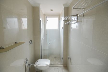 Apartamento para alugar com 200m², 4 quartos e 2 vagas Apartamento para alugar com 200m², 4 quartos e 2 vagasBanheiro da Suíte 3