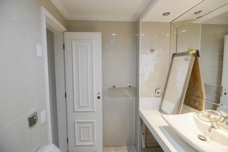 Apartamento para alugar com 200m², 4 quartos e 2 vagas Apartamento para alugar com 200m², 4 quartos e 2 vagasBanheiro da Suíte 2