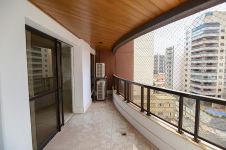 Apartamento para alugar com 200m², 4 quartos e 2 vagas Apartamento para alugar com 200m², 4 quartos e 2 vagasSacada da Sala/Cozinha