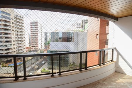 Apartamento para alugar com 200m², 4 quartos e 2 vagas Apartamento para alugar com 200m², 4 quartos e 2 vagasSacada da Sala/Cozinha