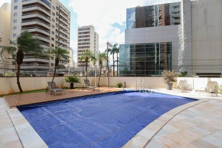 Apartamento para alugar com 200m², 4 quartos e 2 vagas Apartamento para alugar com 200m², 4 quartos e 2 vagasÁrea comum - Piscina