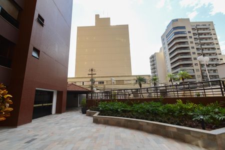 Apartamento para alugar com 200m², 4 quartos e 2 vagas Apartamento para alugar com 200m², 4 quartos e 2 vagasÁrea comum