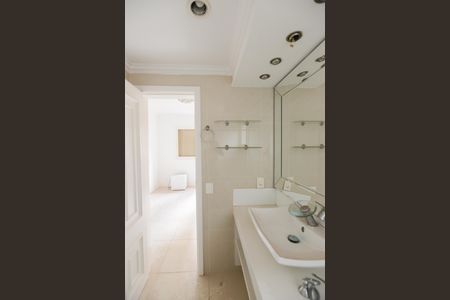 Apartamento para alugar com 200m², 4 quartos e 2 vagas Apartamento para alugar com 200m², 4 quartos e 2 vagasBanheiro da Suíte 4