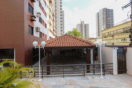 Apartamento para alugar com 200m², 4 quartos e 2 vagas Apartamento para alugar com 200m², 4 quartos e 2 vagasÁrea comum