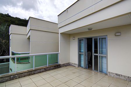 Casa de condomínio para alugar com 540m², 4 quartos e 4 vagasVaranda da Suíte 4