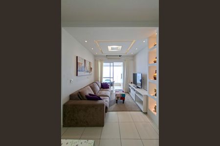 Sala de apartamento para alugar com 3 quartos, 92m² em Guilhermina, Praia Grande