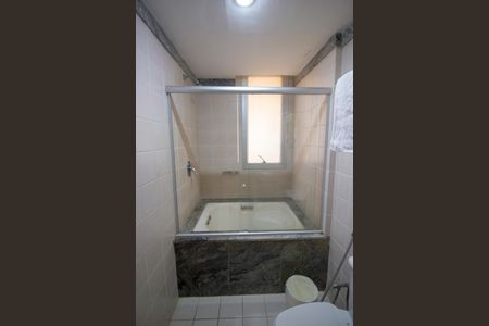 Banheiro de kitnet/studio para alugar com 1 quarto, 34m² em Setor Hoteleiro, Brasília