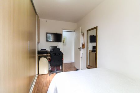 Quarto 1 de apartamento à venda com 2 quartos, 58m² em Vila Carmosina, São Paulo