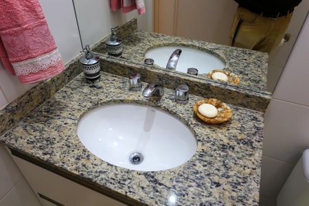 Apartamento para alugar com 245m², 3 quartos e 3 vagas Apartamento para alugar com 245m², 3 quartos e 3 vagasBanheiro da Suíte 1