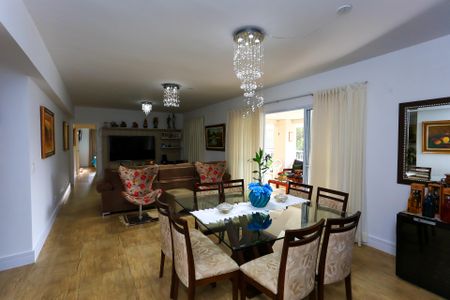 Apartamento para alugar com 245m², 3 quartos e 3 vagas Apartamento para alugar com 245m², 3 quartos e 3 vagasSala