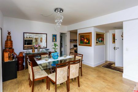 Apartamento para alugar com 245m², 3 quartos e 3 vagasSala