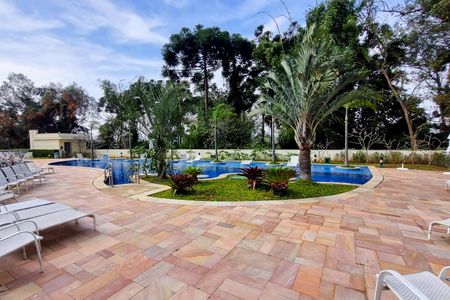 Apartamento para alugar com 245m², 3 quartos e 3 vagas Apartamento para alugar com 245m², 3 quartos e 3 vagasÁrea comum - Piscina