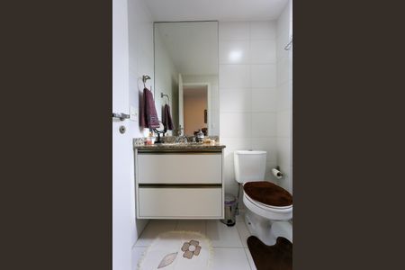 Apartamento para alugar com 245m², 3 quartos e 3 vagas Apartamento para alugar com 245m², 3 quartos e 3 vagasBanheiro da Suíte 2