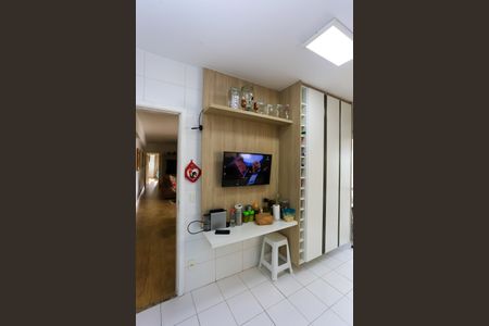 Apartamento para alugar com 245m², 3 quartos e 3 vagas Apartamento para alugar com 245m², 3 quartos e 3 vagasCozinha