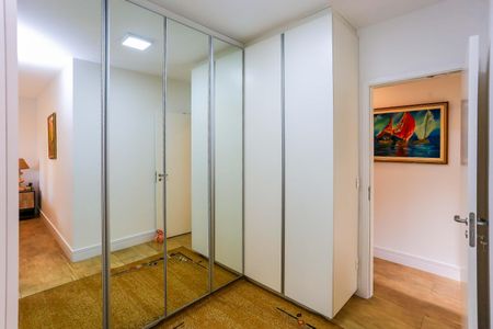 Apartamento para alugar com 245m², 3 quartos e 3 vagasSuíte 3
