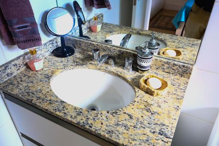 Apartamento para alugar com 245m², 3 quartos e 3 vagas Apartamento para alugar com 245m², 3 quartos e 3 vagasBanheiro da Suíte 2