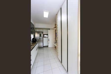 Apartamento para alugar com 245m², 3 quartos e 3 vagas Apartamento para alugar com 245m², 3 quartos e 3 vagasCozinha