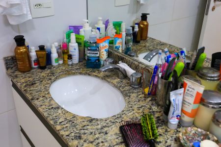 Apartamento para alugar com 245m², 3 quartos e 3 vagas Apartamento para alugar com 245m², 3 quartos e 3 vagasBanheiro da Suíte 3