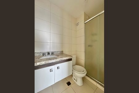 Apartamento à venda com 67m², 2 quartos e 1 vagaBanheiro da suíte