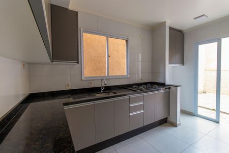 Casa de condomínio para alugar com 84m², 3 quartos e 2 vagasCozinha