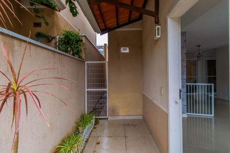 Casa de condomínio para alugar com 84m², 3 quartos e 2 vagasEntrada