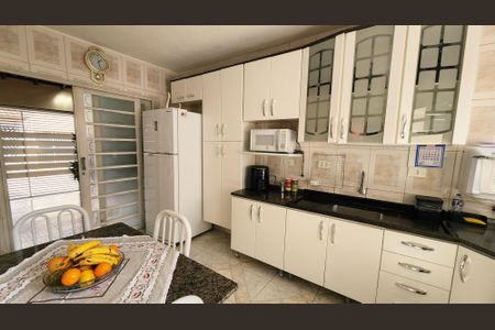 Casa à venda com 115m², 3 quartos e 2 vagas Casa à venda com 115m², 3 quartos e 2 vagasCozinha