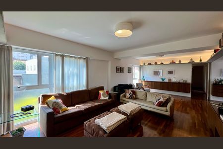 Sala de TV de apartamento para alugar com 4 quartos, 162m² em Paraíso, São Paulo
