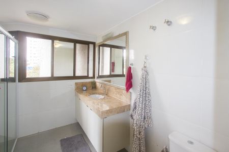 Apartamento à venda com 134m², 3 quartos e 2 vagasBanheiro da Suíte