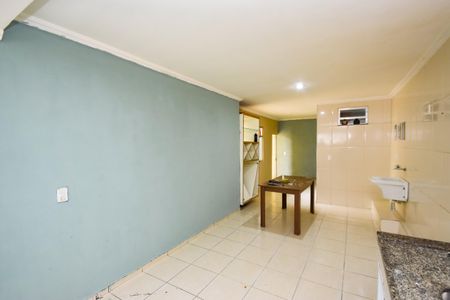 Casa de condomínio à venda com 172m², 5 quartos e 1 vagaCozinha e Área de Serviço 2