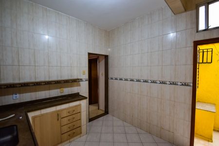 Casa de condomínio à venda com 172m², 5 quartos e 1 vagaCozinha e Área de Serviço