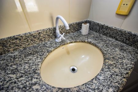 Casa de condomínio à venda com 172m², 5 quartos e 1 vagaBanheiro Social 2 