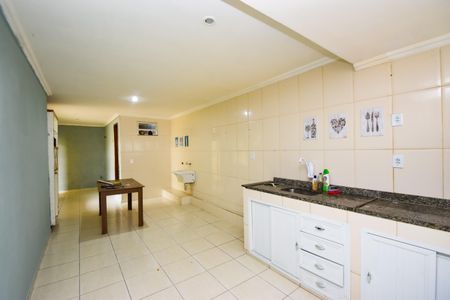 Casa de condomínio à venda com 172m², 5 quartos e 1 vagaCozinha e Área de Serviço 2