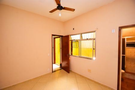 Casa de condomínio à venda com 172m², 5 quartos e 1 vagaSuíte