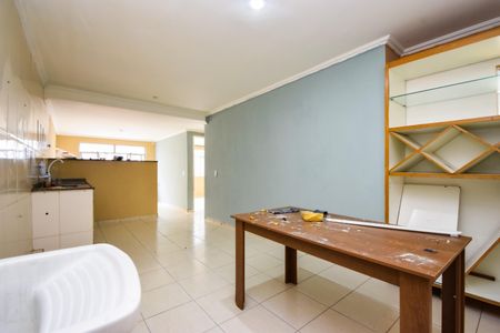 Casa de condomínio à venda com 172m², 5 quartos e 1 vagaCozinha e Área de Serviço 2