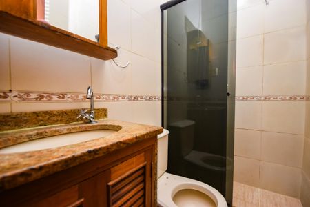 Casa de condomínio à venda com 172m², 5 quartos e 1 vagaBanheiro Social