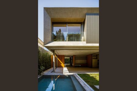 Casa à venda com 620m², 5 quartos e 4 vagas Casa à venda com 620m², 5 quartos e 4 vagasQuintal