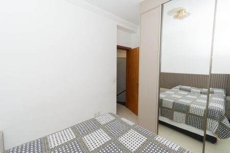 Casa à venda com 200m², 3 quartos e 3 vagas Casa à venda com 200m², 3 quartos e 3 vagasSuíte