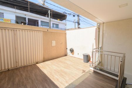 Casa à venda com 200m², 3 quartos e 3 vagas Casa à venda com 200m², 3 quartos e 3 vagasGaragem