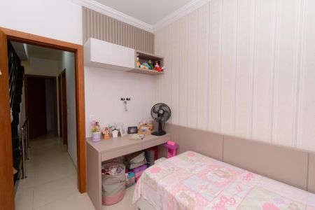 Casa à venda com 200m², 3 quartos e 3 vagas Casa à venda com 200m², 3 quartos e 3 vagasQuarto 2