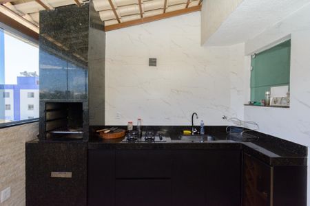 Casa à venda com 200m², 3 quartos e 3 vagas Casa à venda com 200m², 3 quartos e 3 vagasTerraço