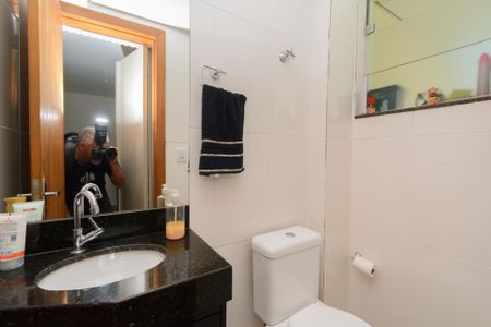 Casa à venda com 200m², 3 quartos e 3 vagas Casa à venda com 200m², 3 quartos e 3 vagasLavabo