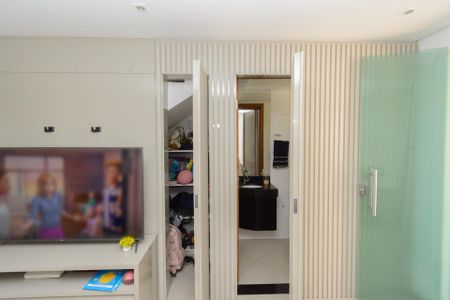 Sala de casa à venda com 3 quartos, 200m² em Riacho das Pedras, Contagem